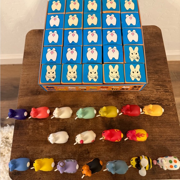 Smorkin' Labbit Series 3 Complete Set - Picture 4 of 8